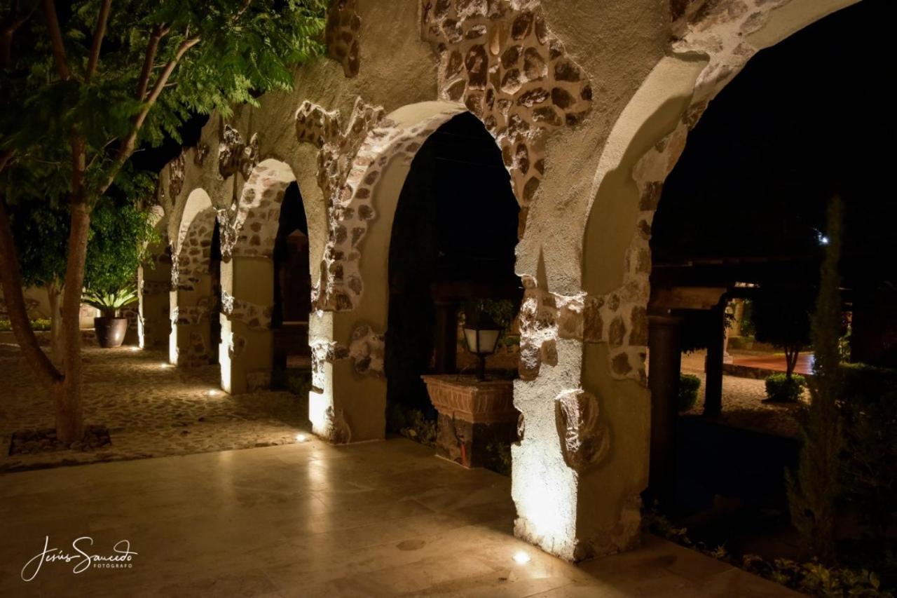 Suites Campestres Montebello Берналь Экстерьер фото